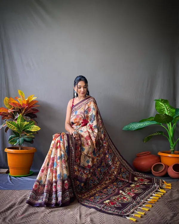 Cream_Soft_Cotton_Kalamkari_Print_Saree_With_Blouse_Piece_Attached
